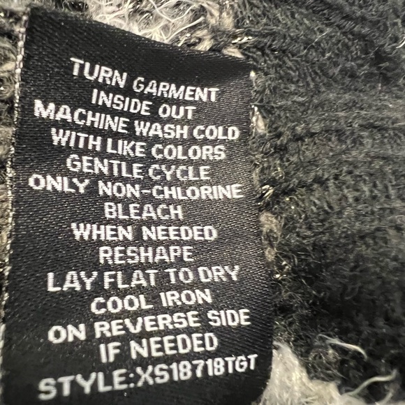 33 degrees in women’s sweater - Picture 12 of 13